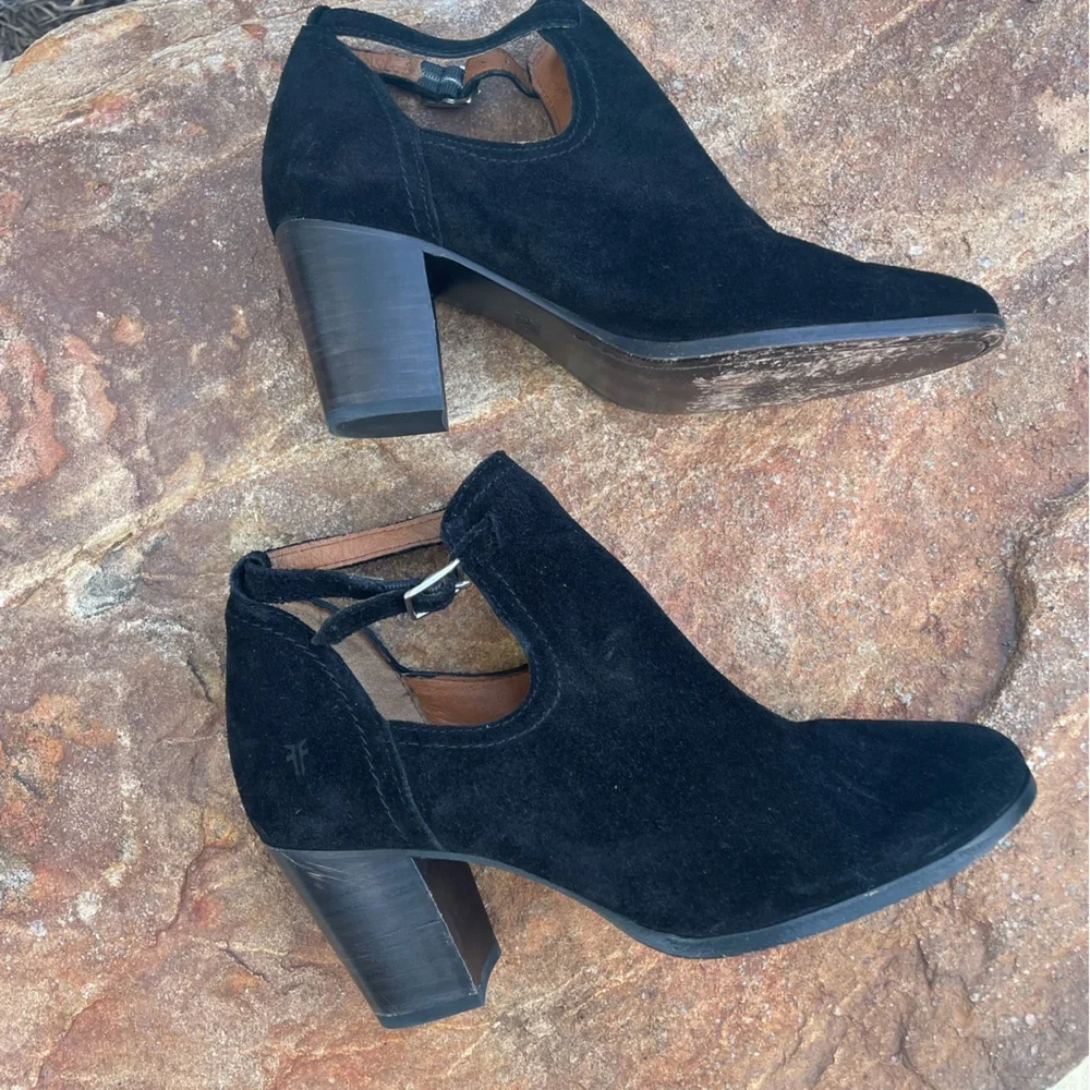 Frye “Meghan” Black Suede Ankle Boot Cutout Shootie Size 8.5